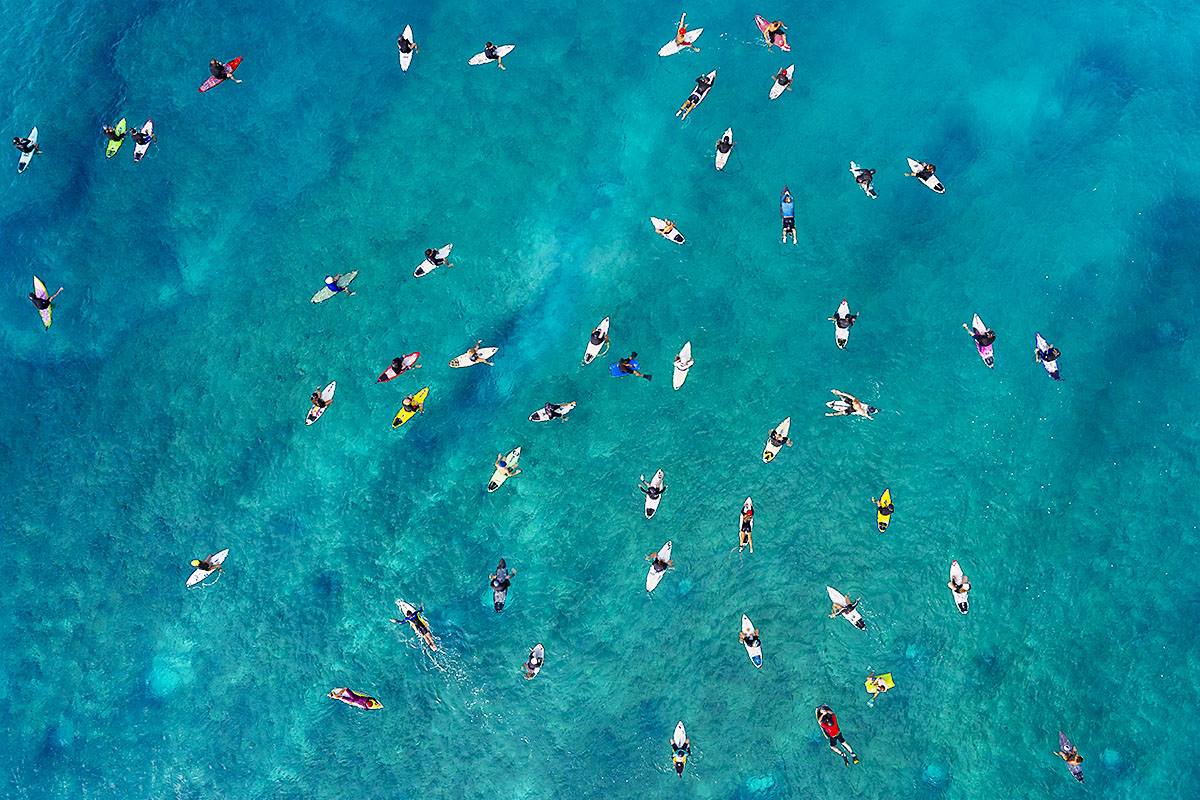 Pipeline Lineup - North Shore, Oahu,HI
